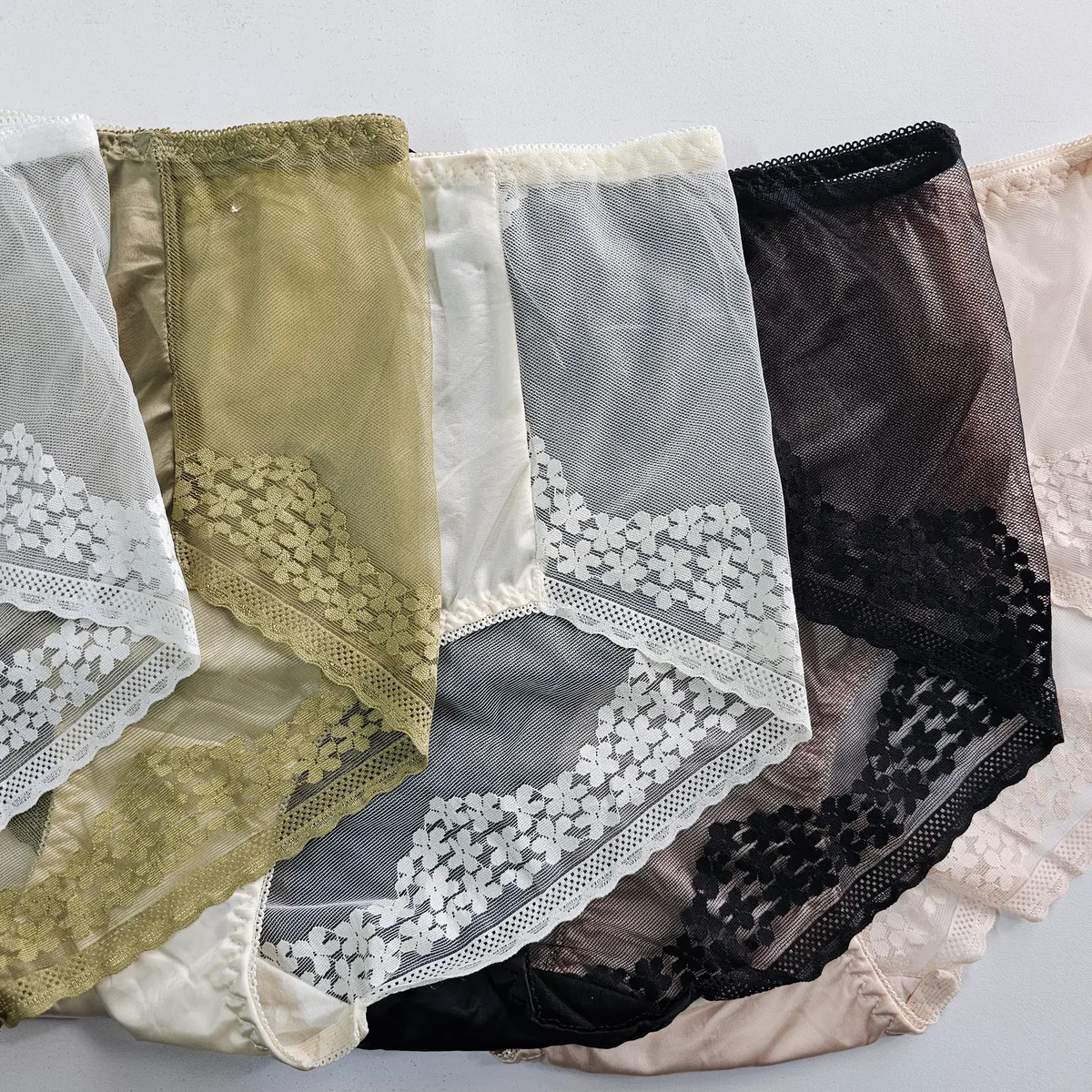 Mid High-Waist Soft Lace Mesh Panty